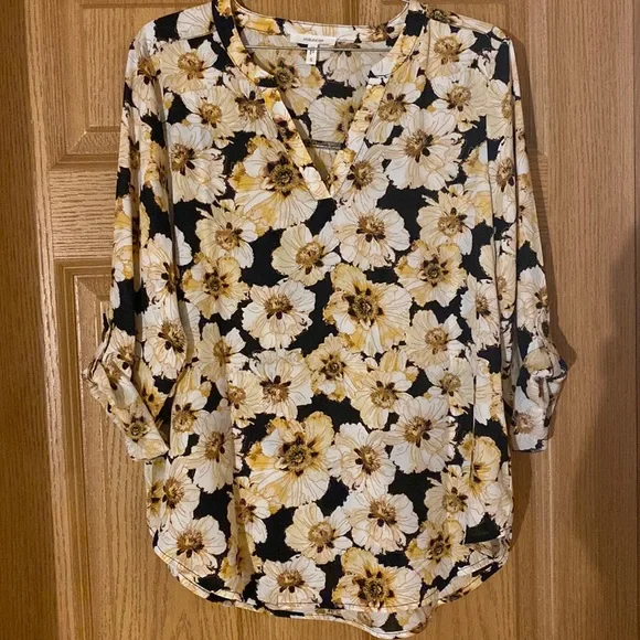 NWOT Women’s Maurice’s shirt - Picture 1 of 6